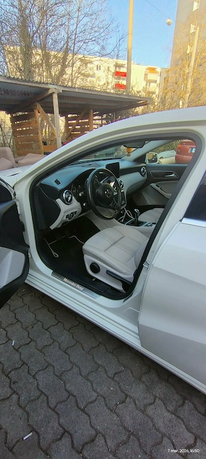dezmembrez mercedez a180 2017 - imagine 4