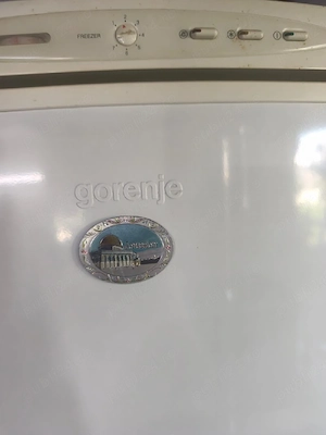 de vanzare un frigider Gorenje 