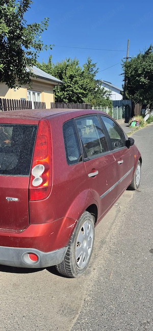 Vând Ford Fiesta an 2008 pe motorina în stare perfecta de funcționare. - imagine 3