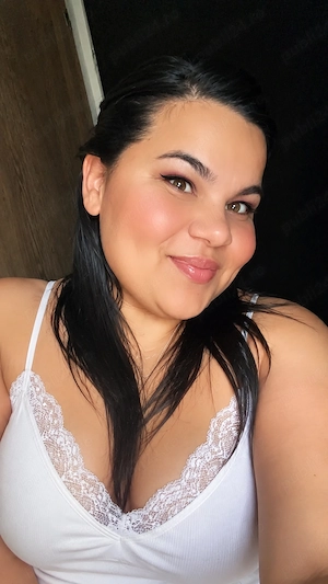 O femeie sexi poze reale 100% confirmări Watsapp lucrez singură fără colegă!! 