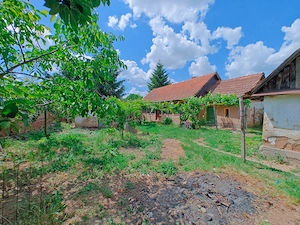 Vand casa taraneasca in loc. Crestur BH - imagine 5