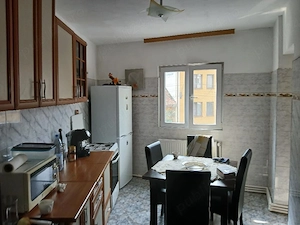 Vând apartament 2 camere Băile Herculane ! - imagine 2