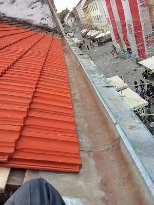 executam reparatii de urgență  - imagine 5
