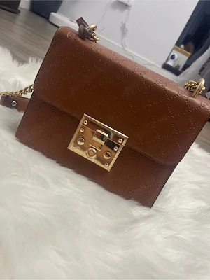 vand geanta gucci