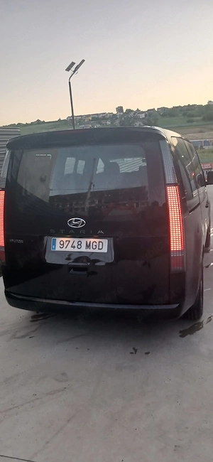 Vand Hyundai Staria 2023 - imagine 3