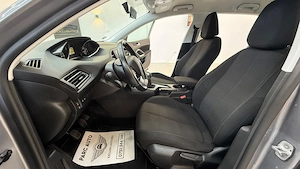 ** Peugeot 308 ** - imagine 9
