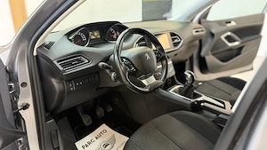 ** Peugeot 308 ** - imagine 10