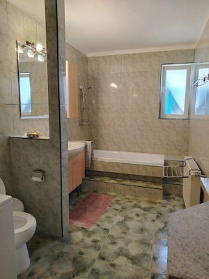 Inchiriez apartament în vila - imagine 10