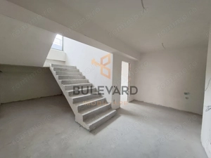 Penthouse 194 mp utili + 4 balcoane, view superb! - imagine 11