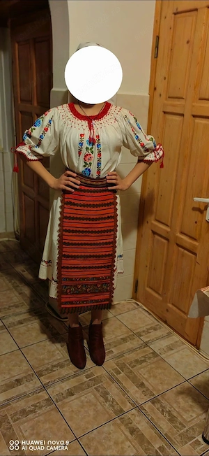 Costum national popular de vanzare