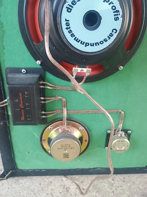 Difuzoare sistem audio auto 