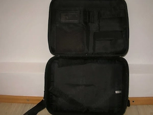 vand geanta laptop noua,nefolosita.