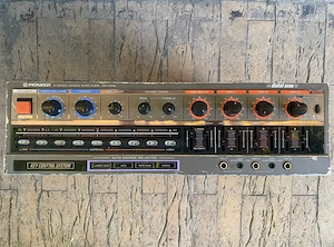 Pioneer SA-V210 Stereo Mixing Amplifier - imagine 3