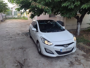 Vând Hyundai i30 crdi 