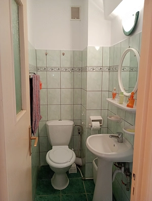 Tomis Mall, ultracentral Constanta, de vanzare apartament decomandat- persoana fizica - imagine 5