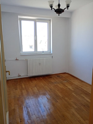 Tomis Mall, ultracentral Constanta, de vanzare apartament decomandat- persoana fizica - imagine 7