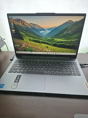 Lenovo IdeaPad Slim 3 - i7 13620H | 16GB DDR5 | 512GB SSD | 15.6" Full hd ips
