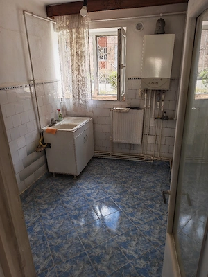 Apartament 2 camere decomandate zona centrala - imagine 2