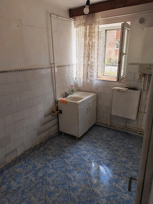 Apartament 2 camere decomandate zona centrala - imagine 9