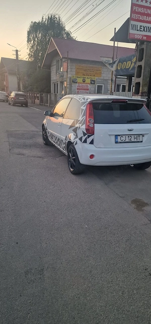Vând Ford fiesta  - imagine 4