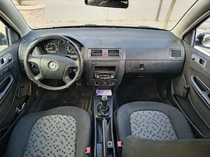 skoda fabia avariată - imagine 2