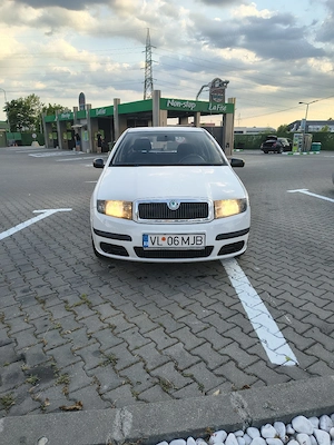 skoda fabia avariată - imagine 3