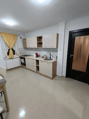 Închiriez apartament 50 mp renovat modern!