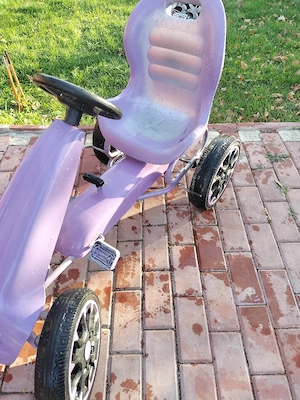 cart cu pedale pentru copii