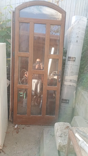 ușă de vînzare 
