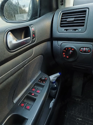 VW Golf 5 1.6MPI - imagine 6