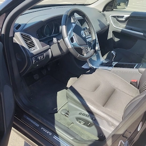 vand Volvo XC60,an 2017 bine echipat . - imagine 3