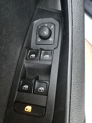 Ocazie - Skoda Karoq 1.6 TDI DSG - imagine 4