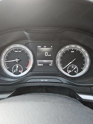 Ocazie - Skoda Karoq 1.6 TDI DSG - imagine 3