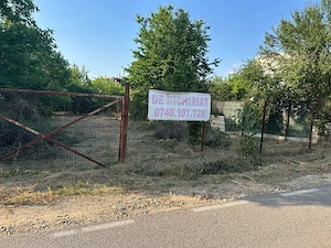 teren imprejmuit de inchiriat Strada Girlesti