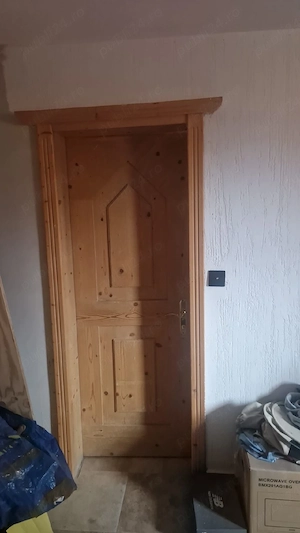 Uși din lemn masiv 