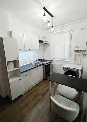 Închiriez apartament 2 camere | 2 min de metrou Dimitrie Leonida | parcare + curte proprie