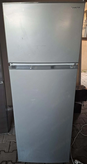  Combina frigorifica Sharp 170.5 L,145 cm, clasa A