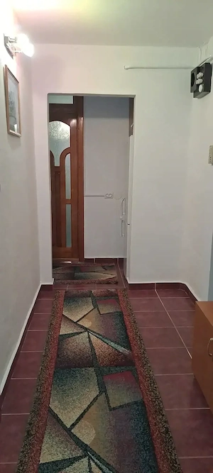 Închiriez apartament  Caransebeș   - imagine 3
