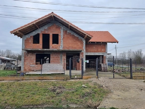 Proprietar - Vând casă P+M la roșu (cu acoperiș), cărămidă Porotherm   Bacova - imagine 2