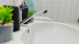 Proprietar Inchiriez apartament 1 camera 50 Mp - imagine 13