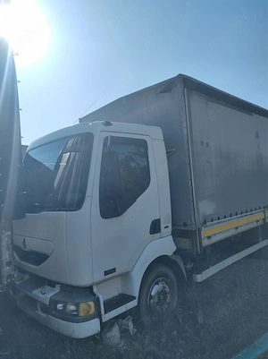 Vand camion Renault cu prelata - pret negociabil