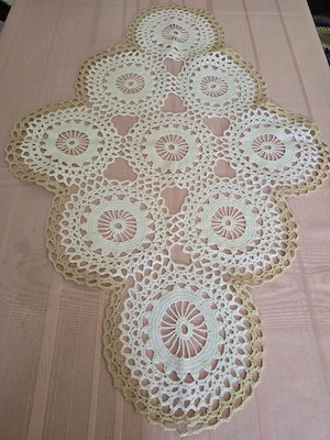 fata de masă 
