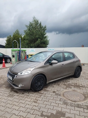 Peugeot 208 1.4 Diesel  - imagine 2