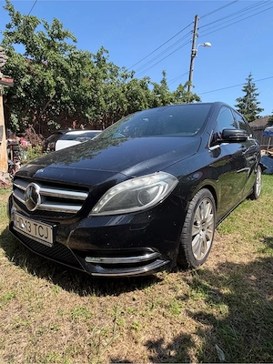mercedes b180d automata avariata spate  - imagine 4