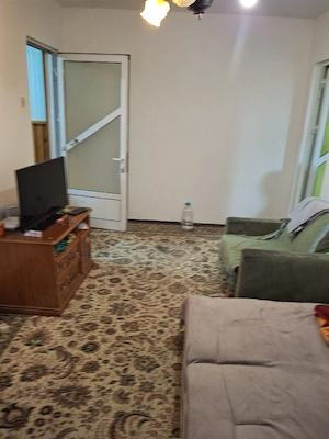 Inchiriez apartament 2 camere semidecomandat 