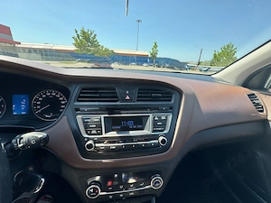 Vand autoturism Hyundai I20 - imagine 5