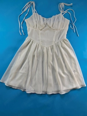 Rochie SHEIN vaporoasă, alba, mărime M 38