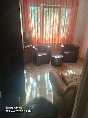 Vind apartament 2 camere decomandat,hol tip camera,arcada etj.1 - imagine 3