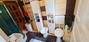 Casa cu 4 camere, zona Lipovei - imagine 6