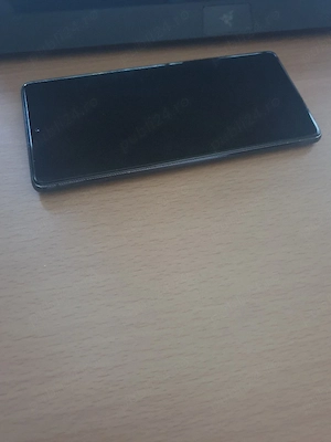 telefon s10lite urme de uzura dar bun de folosit foarte ieftin